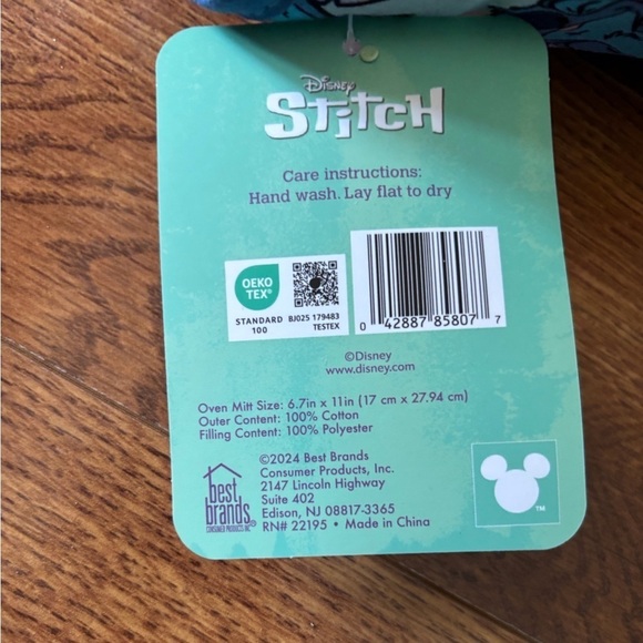 Disney Stitch Oven Mitt - Picture 4 of 5